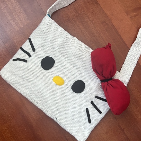 Hello Kitty Knit Bag - Picture 2 of 6